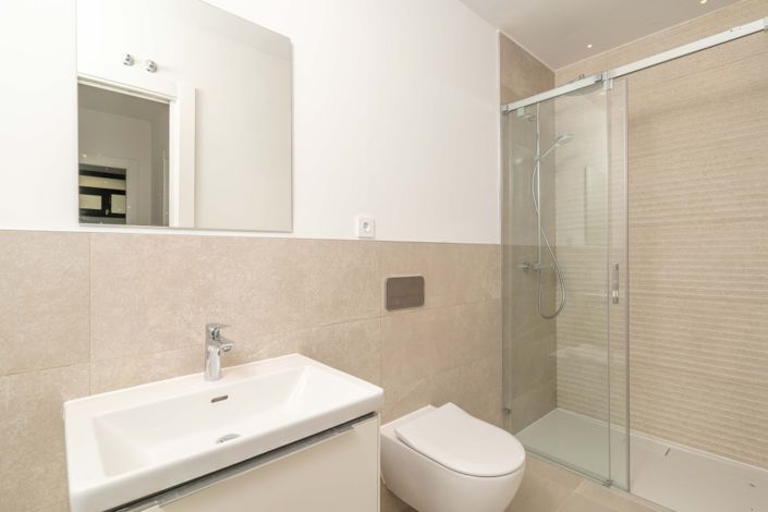 Image No.35-5 Bed Townhouse for sale