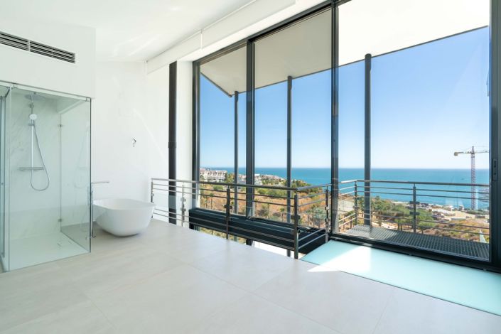 Image No.9-5 Bed Townhouse for sale