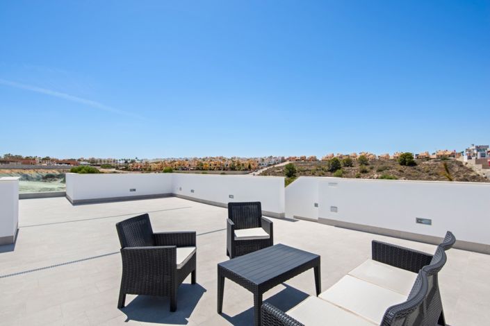 Image No.2-3 Bed Villa for sale