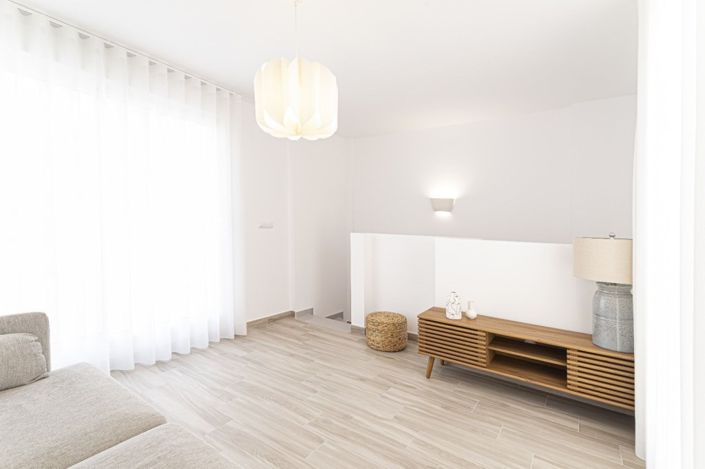 Image No.19-3 Bed Townhouse for sale