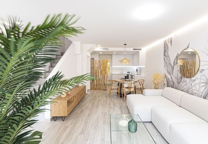 Image No.6-3 Bed Townhouse for sale