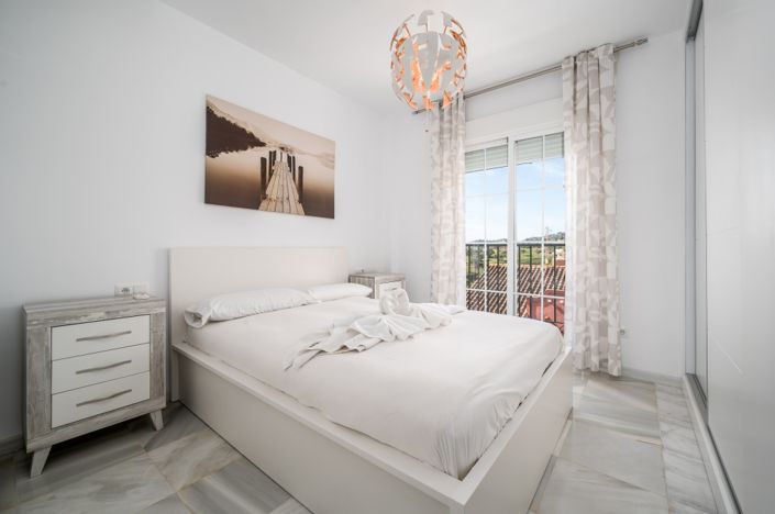 Image No.14-3 Bed Townhouse for sale