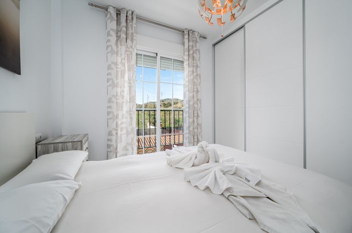 Image No.15-3 Bed Townhouse for sale