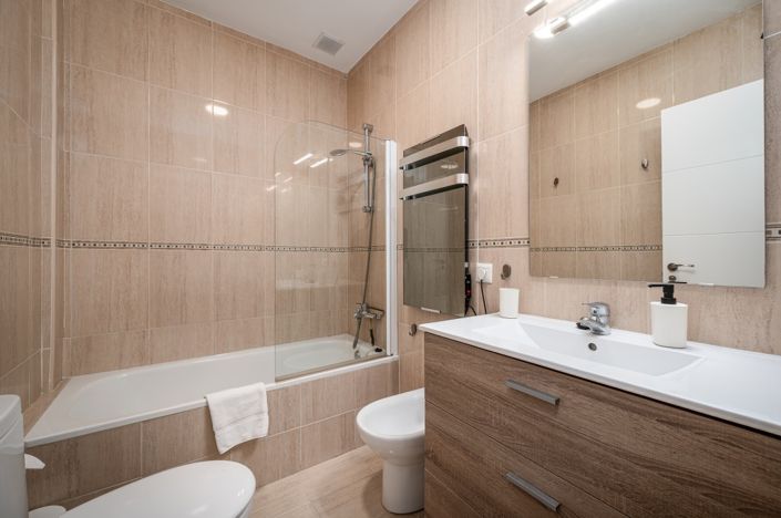 Image No.16-3 Bed Townhouse for sale