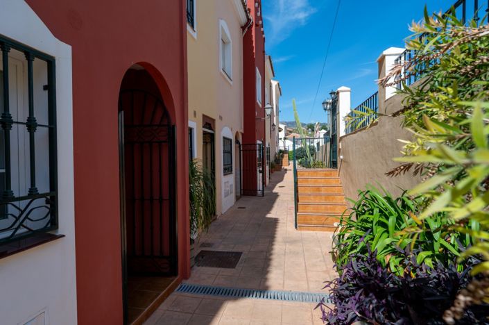 Image No.21-3 Bed Townhouse for sale