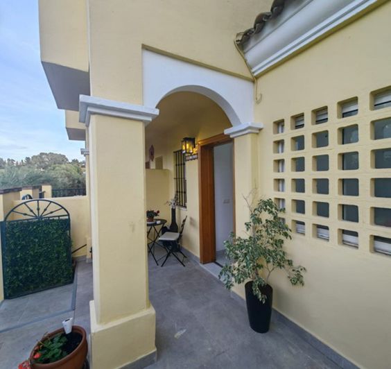 Image No.2-Maison de ville de 3 chambres à vendre à Estepona