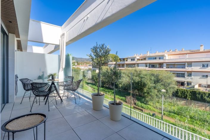 Image No.8-2 Bed Apartment for sale