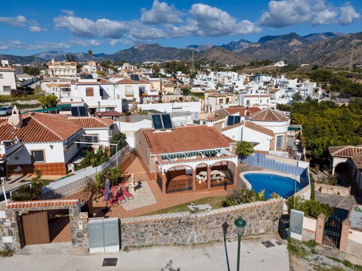 Image No.1-Villa de 3 chambres à vendre à Nerja