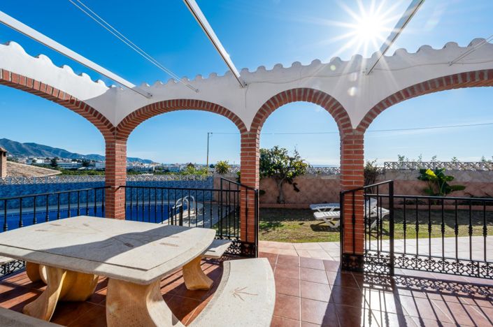 Image No.2-Villa de 3 chambres à vendre à Nerja