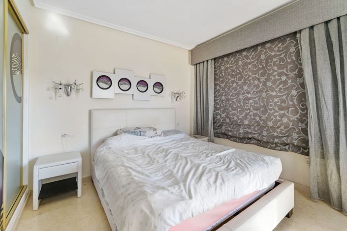 Image No.10-5 Bed Villa for sale