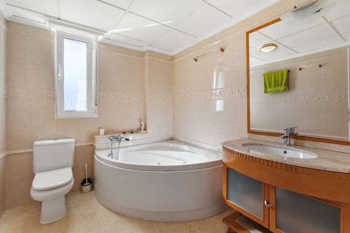 Image No.15-5 Bed Villa for sale