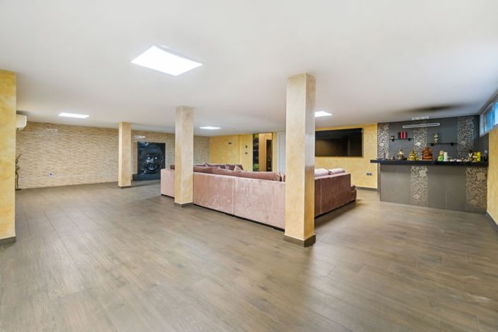 Image No.19-5 Bed Villa for sale