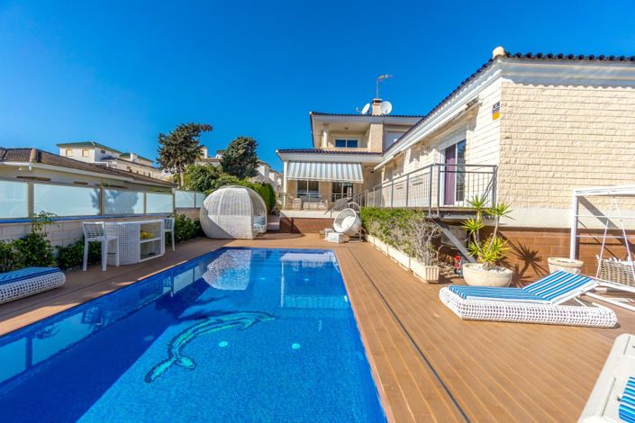 Image No.28-5 Bed Villa for sale