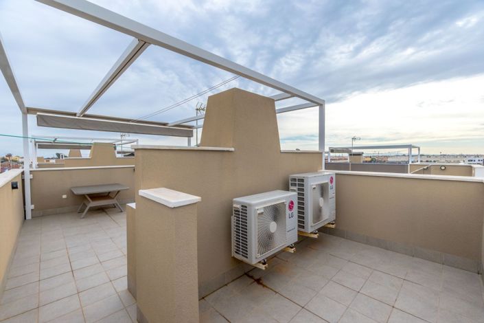 Image No.26-3 Bed Villa for sale