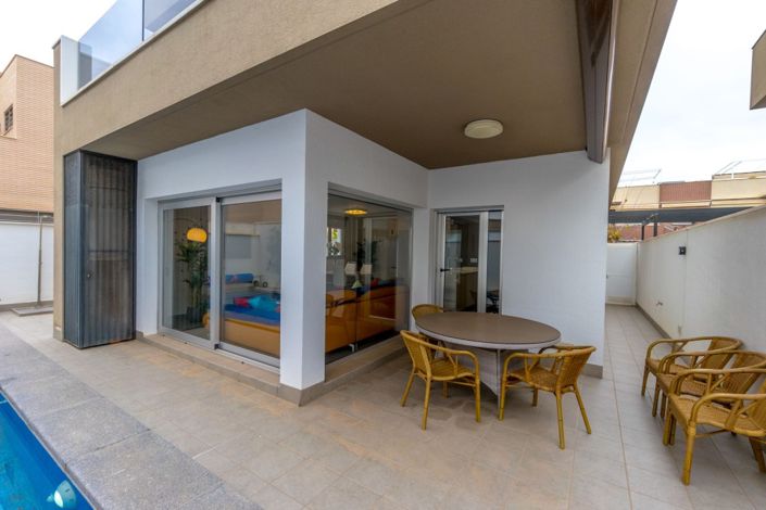 Image No.3-3 Bed Villa for sale