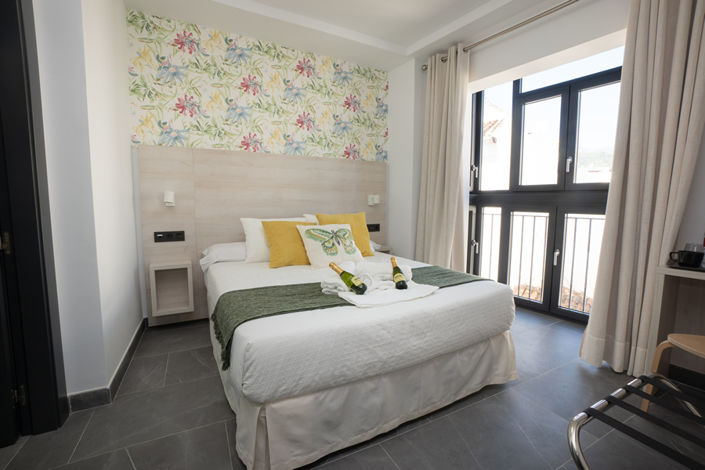 Image No.1-Commercial de 9 chambres à vendre à Nerja