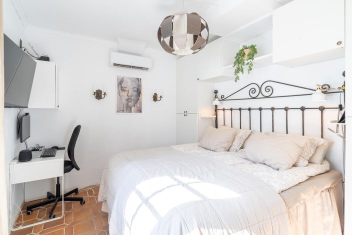 Image No.10-2 Bed Townhouse for sale