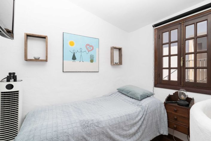 Image No.11-2 Bed Townhouse for sale