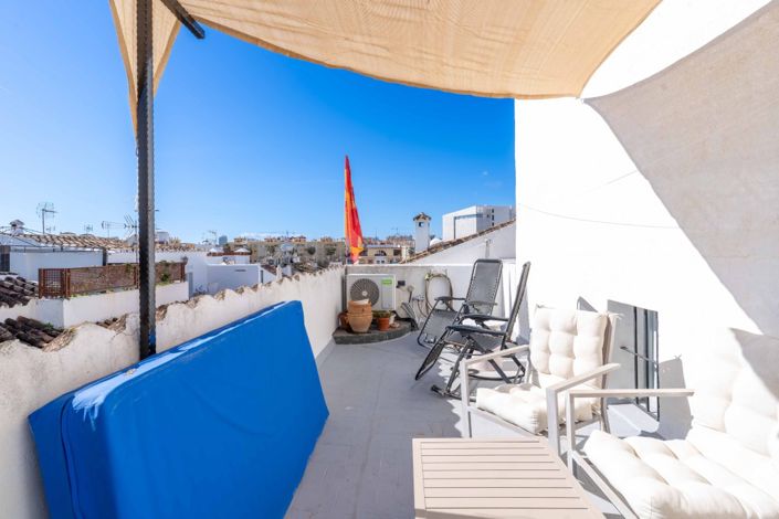 Image No.12-2 Bed Townhouse for sale