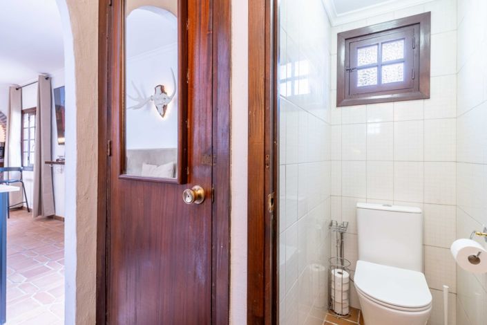 Image No.18-2 Bed Townhouse for sale