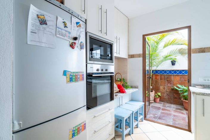 Image No.13-2 Bed Townhouse for sale