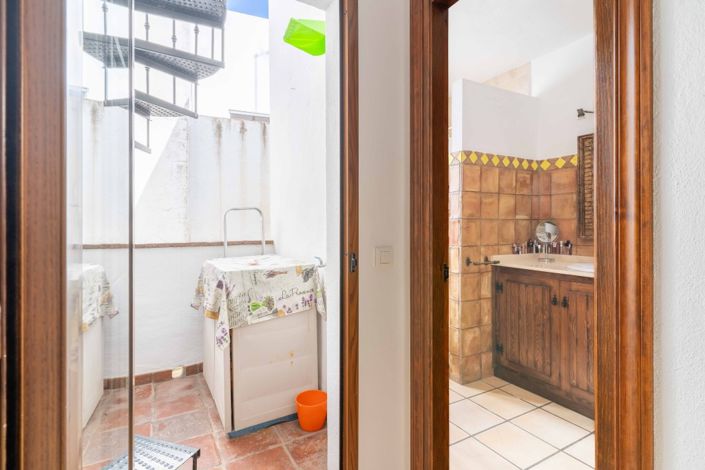 Image No.19-2 Bed Townhouse for sale