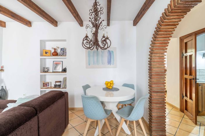 Image No.9-2 Bed Townhouse for sale