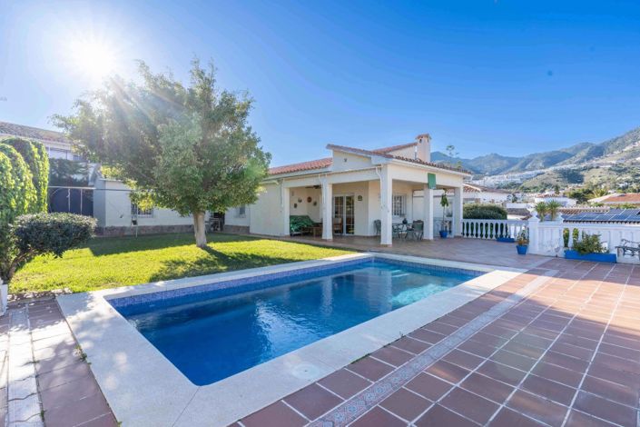 Image No.1-5 Bed Villa for sale