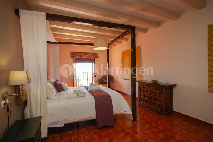 Image No.16-18 Bed Villa for sale