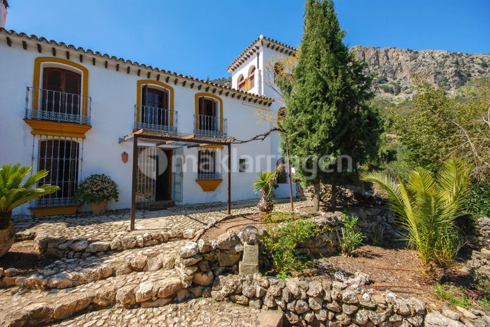 Image No.18-18 Bed Villa for sale