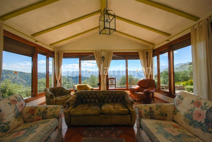 Image No.2-18 Bed Villa for sale
