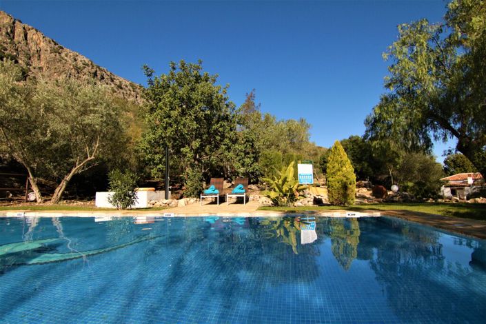 Image No.21-18 Bed Villa for sale