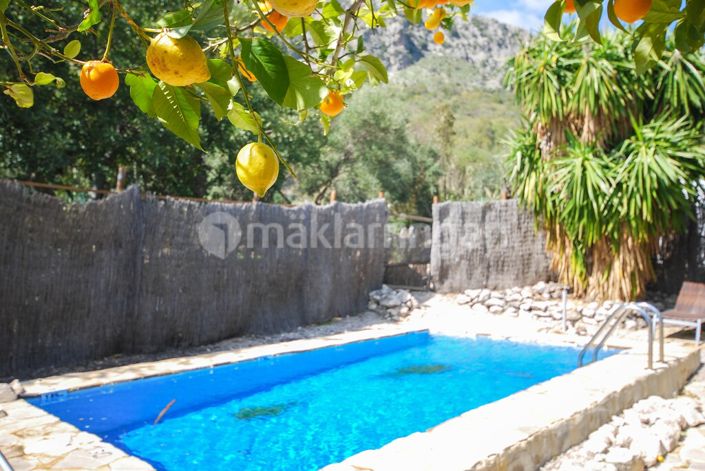 Image No.28-18 Bed Villa for sale