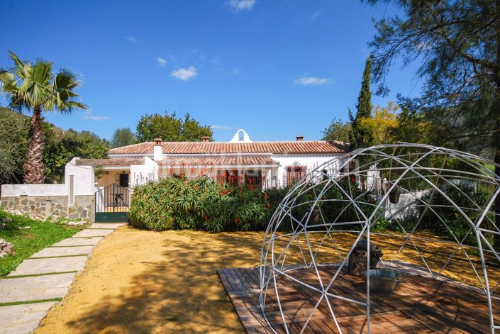 Image No.31-18 Bed Villa for sale