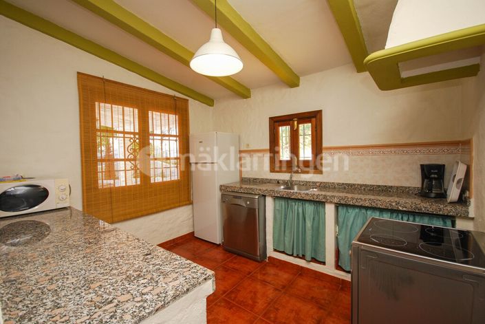 Image No.34-18 Bed Villa for sale