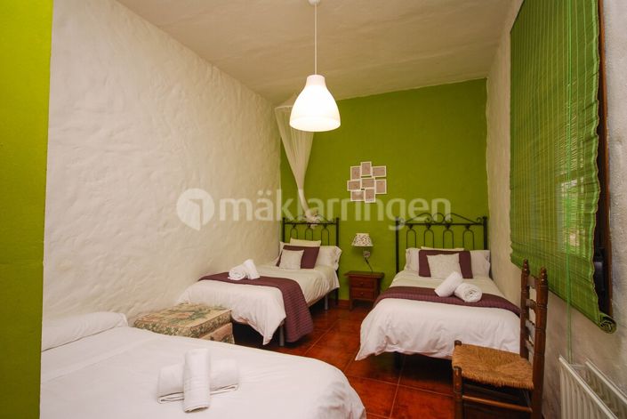 Image No.37-18 Bed Villa for sale