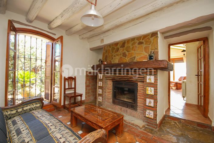 Image No.5-18 Bed Villa for sale