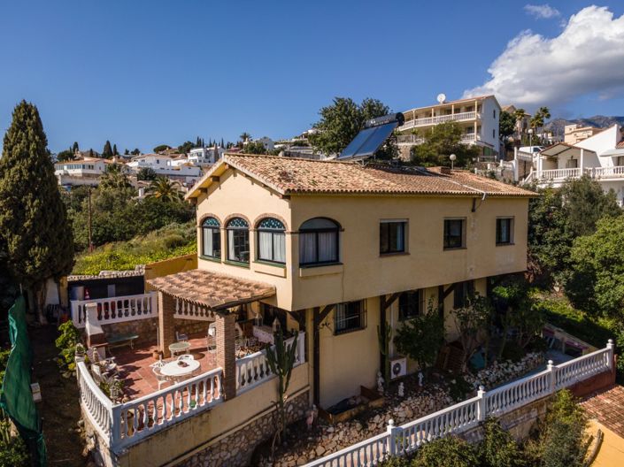 Image No.1-4 Bed Villa for sale