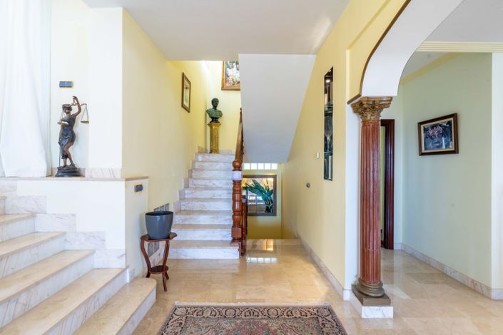 Image No.15-7 Bed Villa for sale