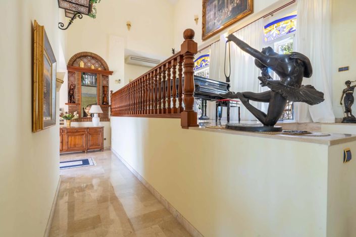 Image No.17-7 Bed Villa for sale