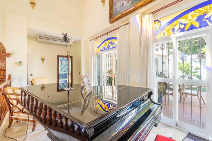 Image No.18-7 Bed Villa for sale