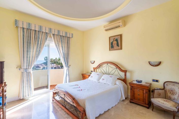 Image No.19-7 Bed Villa for sale