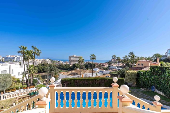 Image No.2-7 Bed Villa for sale