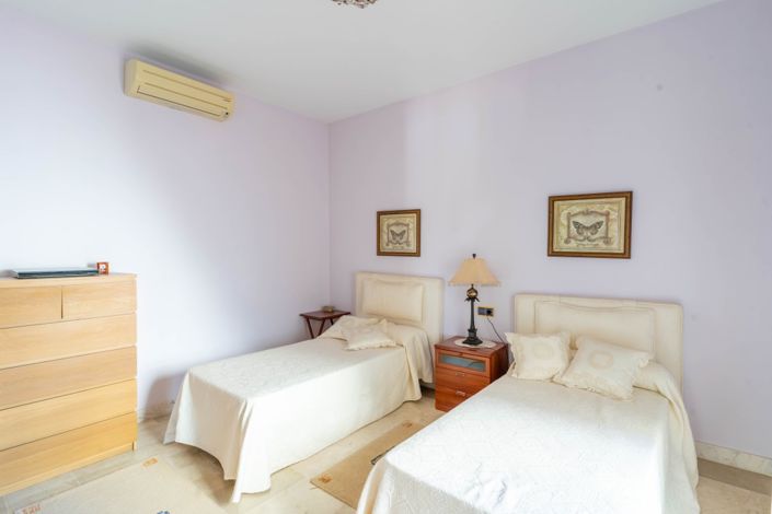 Image No.21-7 Bed Villa for sale
