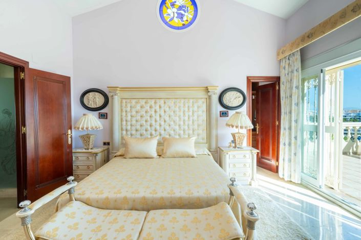 Image No.5-7 Bed Villa for sale