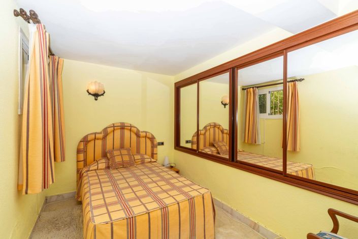 Image No.54-7 Bed Villa for sale