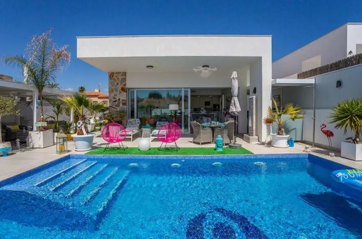 Image No.2-Villa de 3 chambres à vendre à Torrevieja