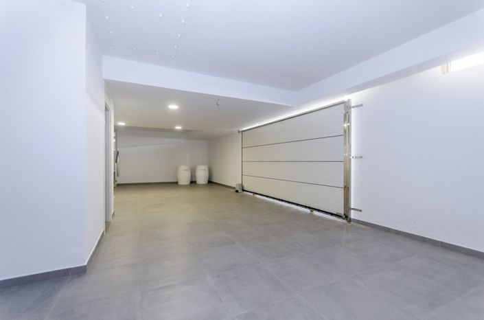 Image No.33-3 Bed Villa for sale