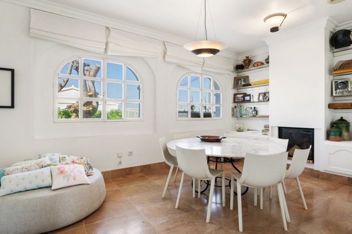 Image No.10-4 Bed Villa for sale