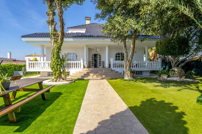 Image No.2-4 Bed Villa for sale